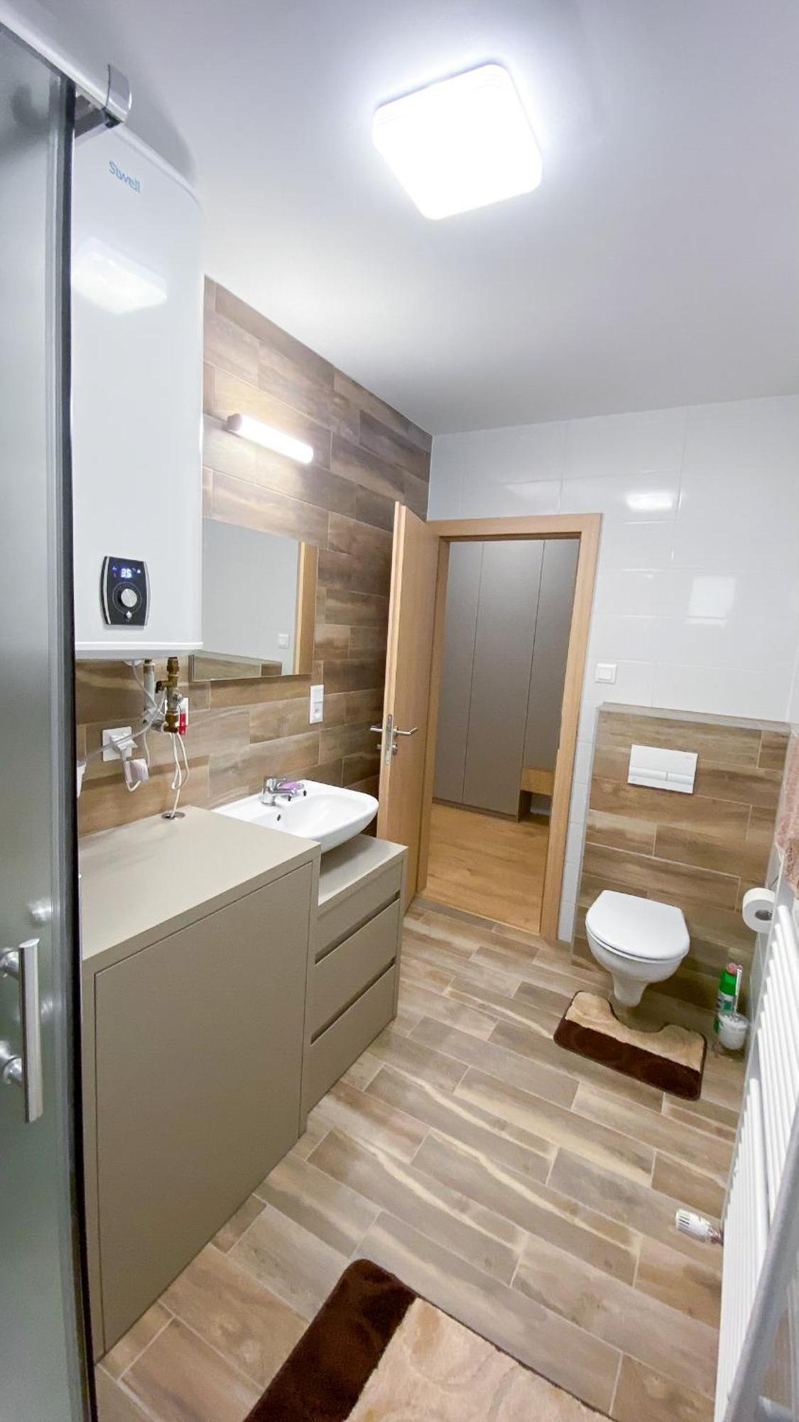 Riverfront Apartment เบเชนยอวา ภายนอก รูปภาพ